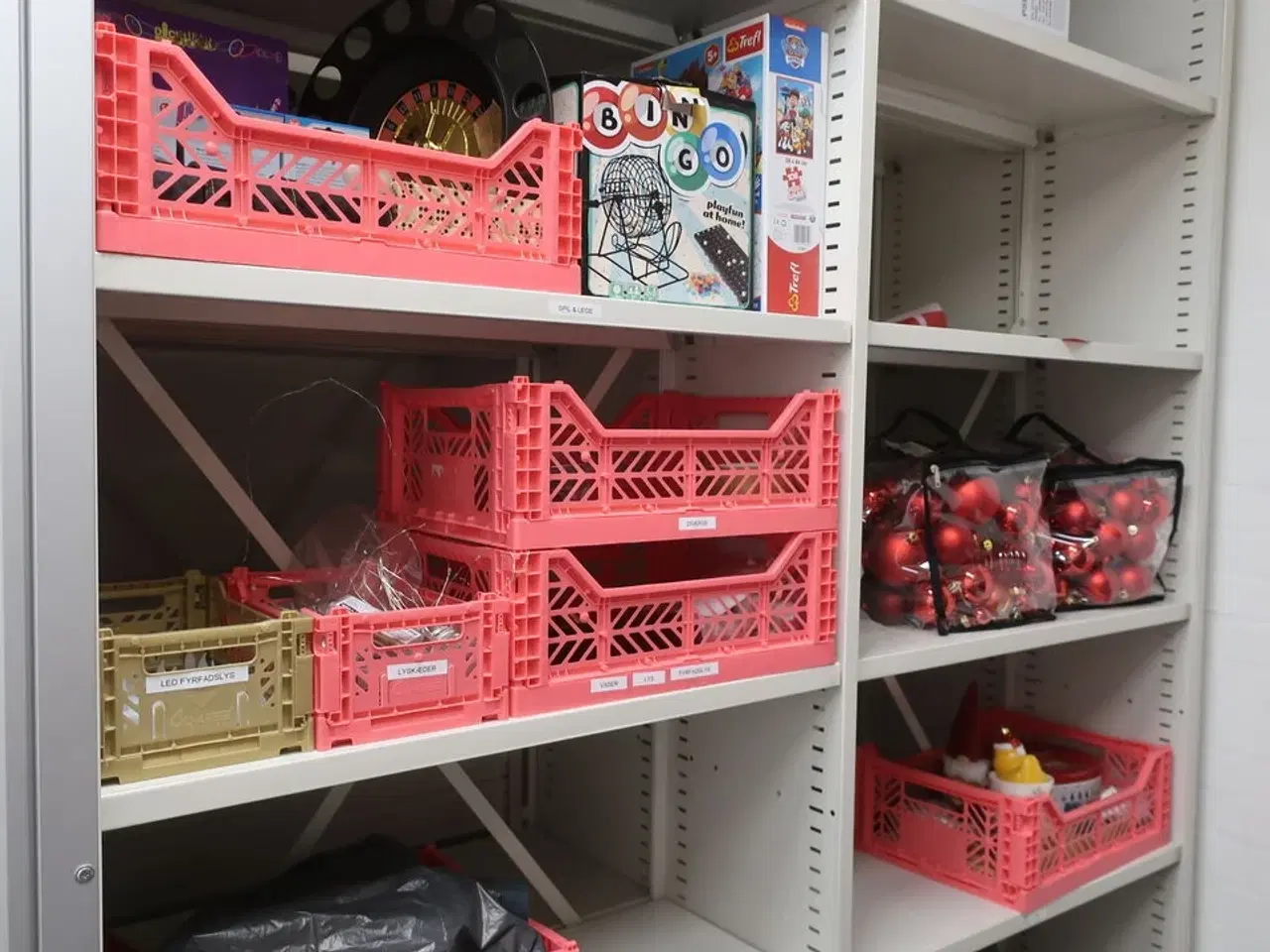 Billede 14 - Alt indhold i reoler