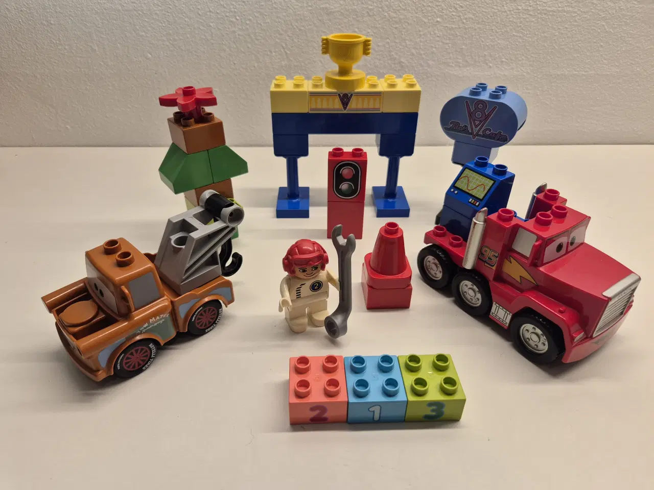 Billede 1 - Duplo Disney Cars Mack til væddeløb og Bumble