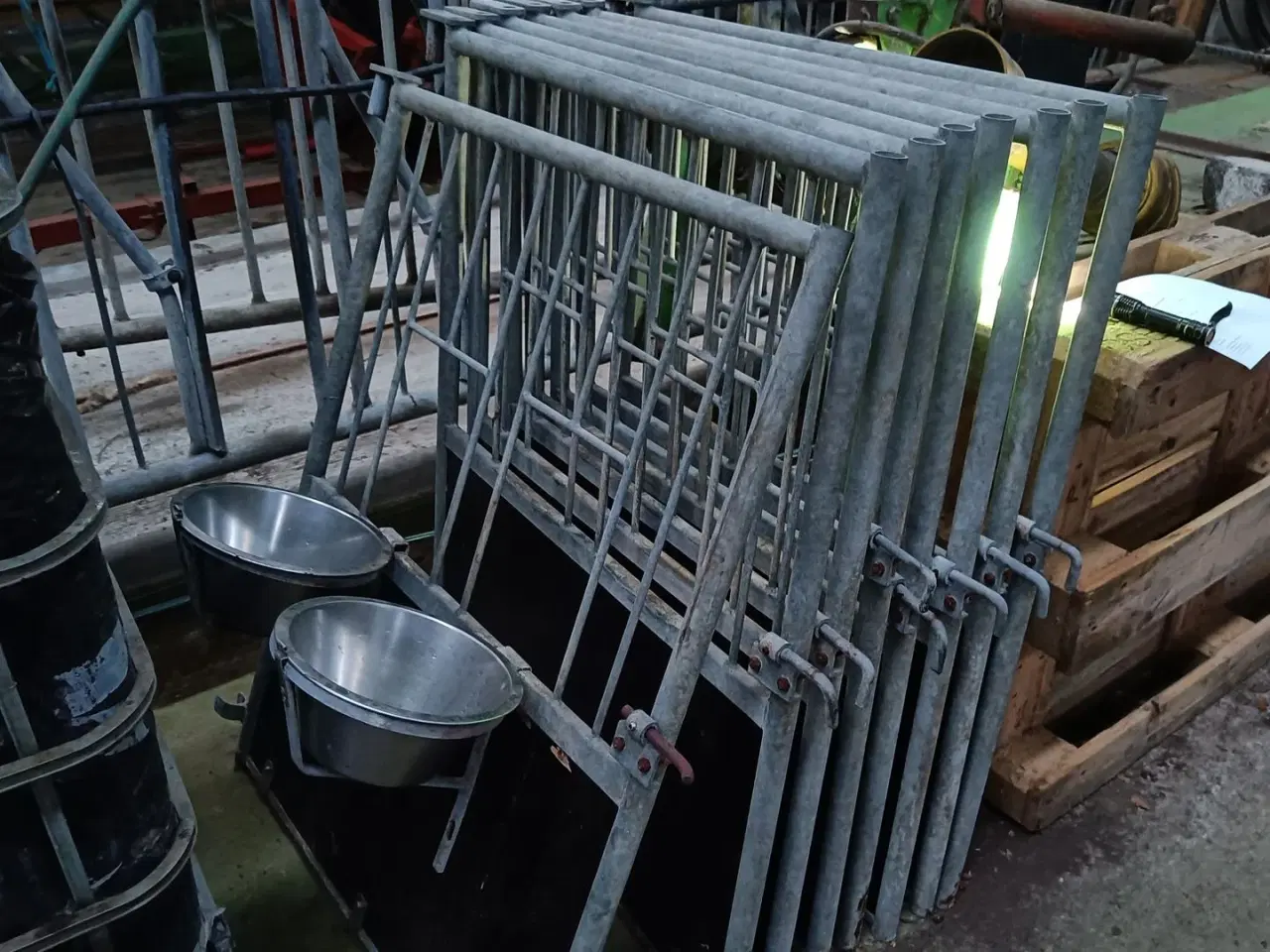 Billede 1 - - - - Kavlelåger 8 stk. med skåle, mangler nok 3 skåle.