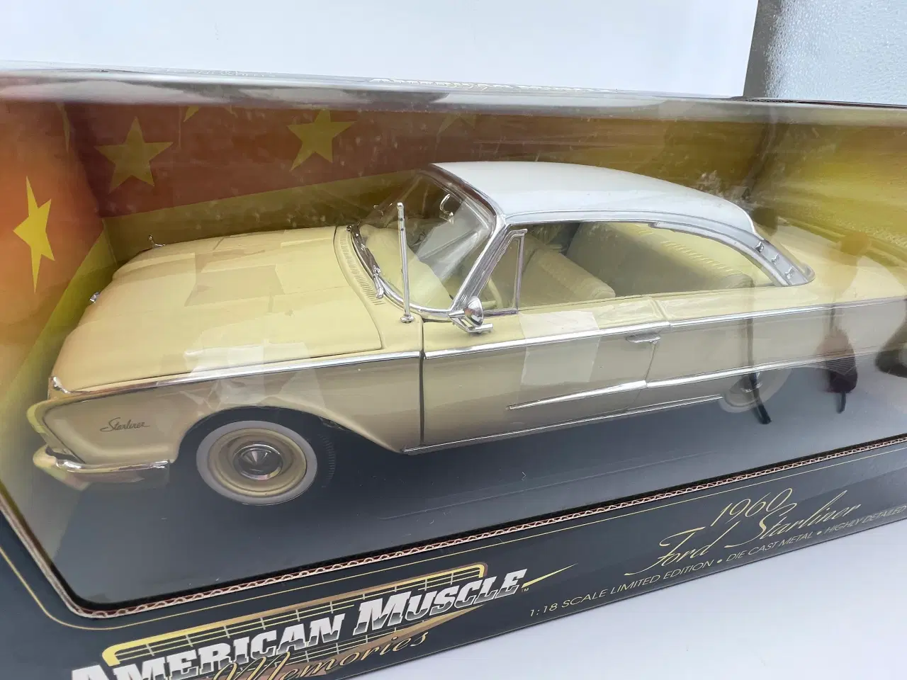 Billede 3 - 1960 Ford Starliner Limited Edition model - 1:18