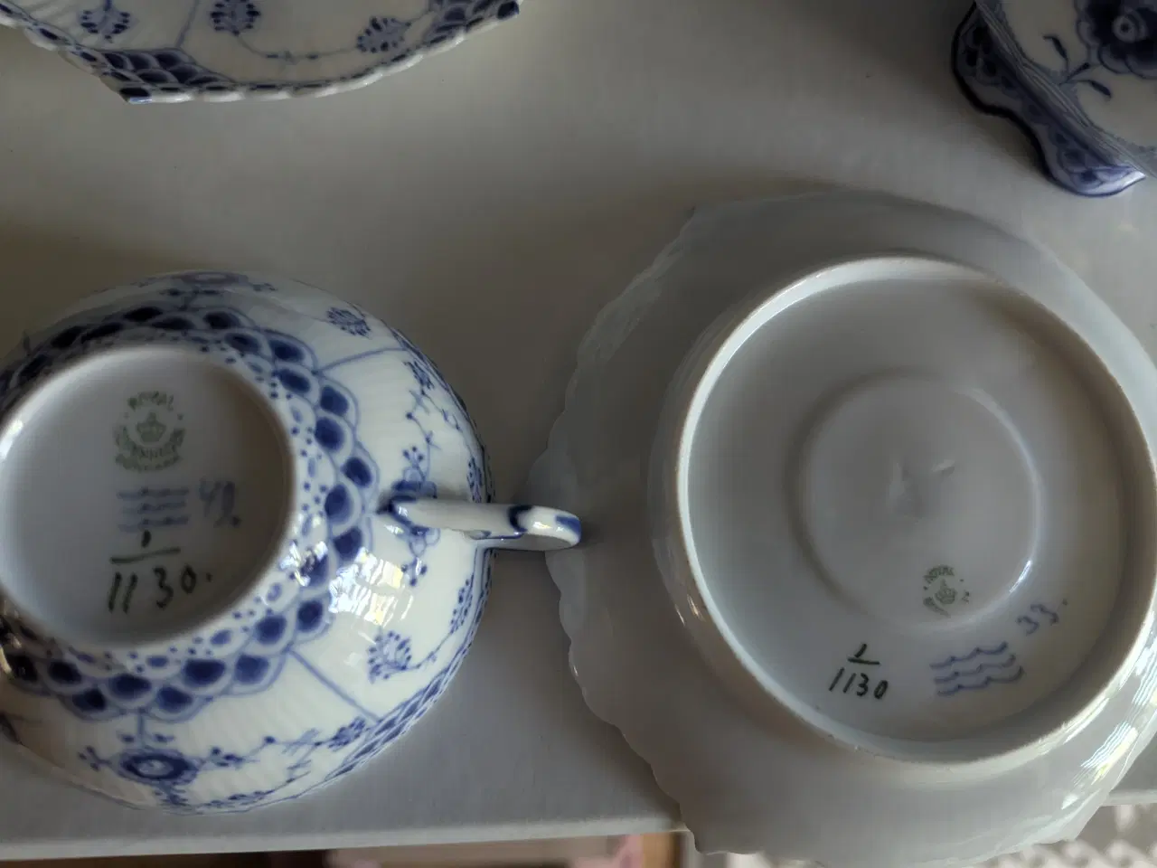 Billede 2 - Lille kaffekande og to kopper med under tallerken 