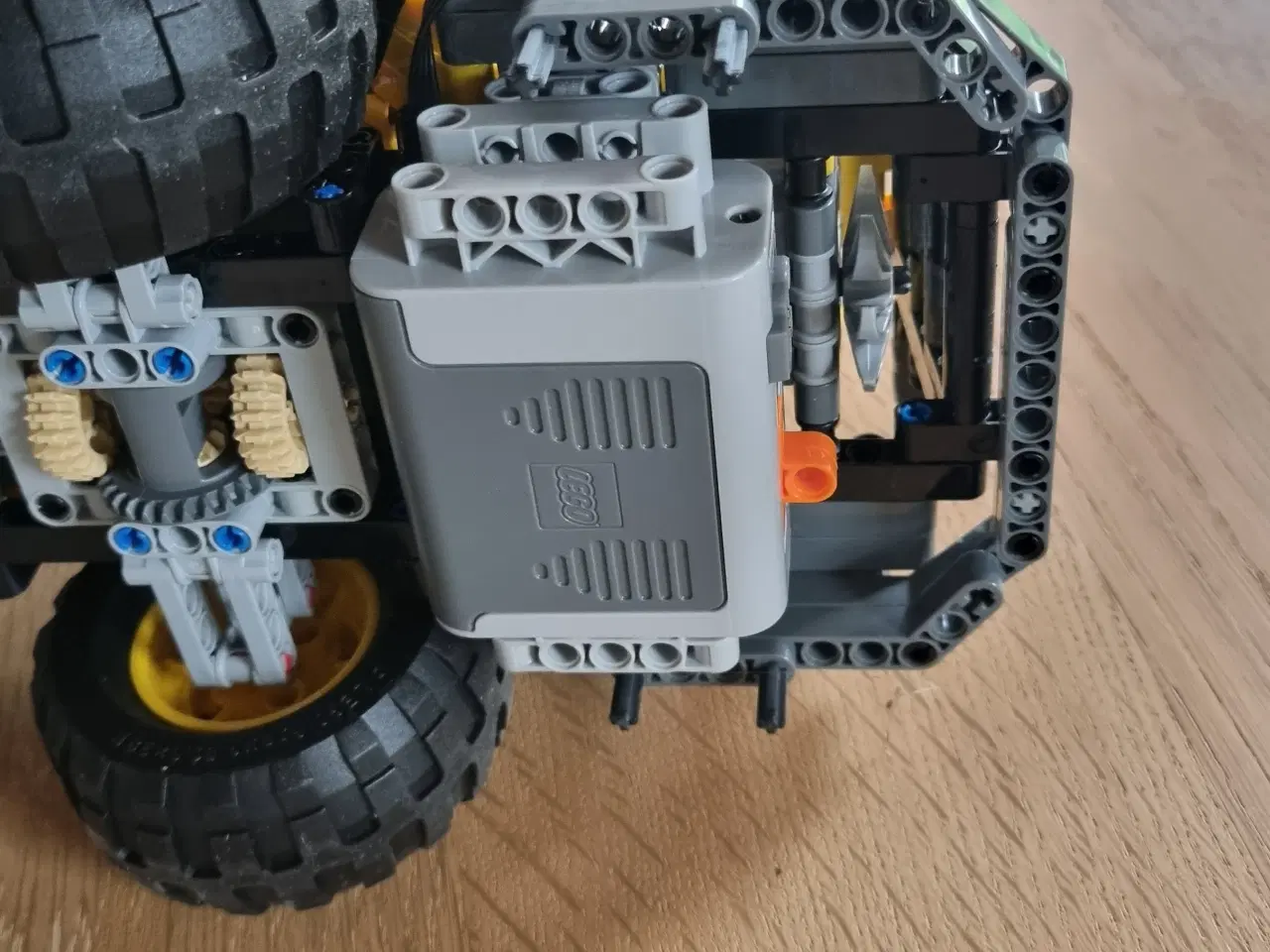 Billede 2 - Lego Technic, Frontlæsser, nr 8265