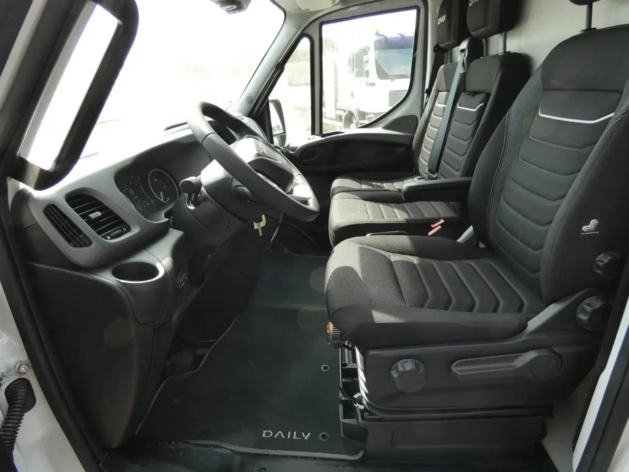 Billede 10 - Iveco Daily 35C18 12m3 3,0 D Hi-Matic 180HK Van 8g Aut.