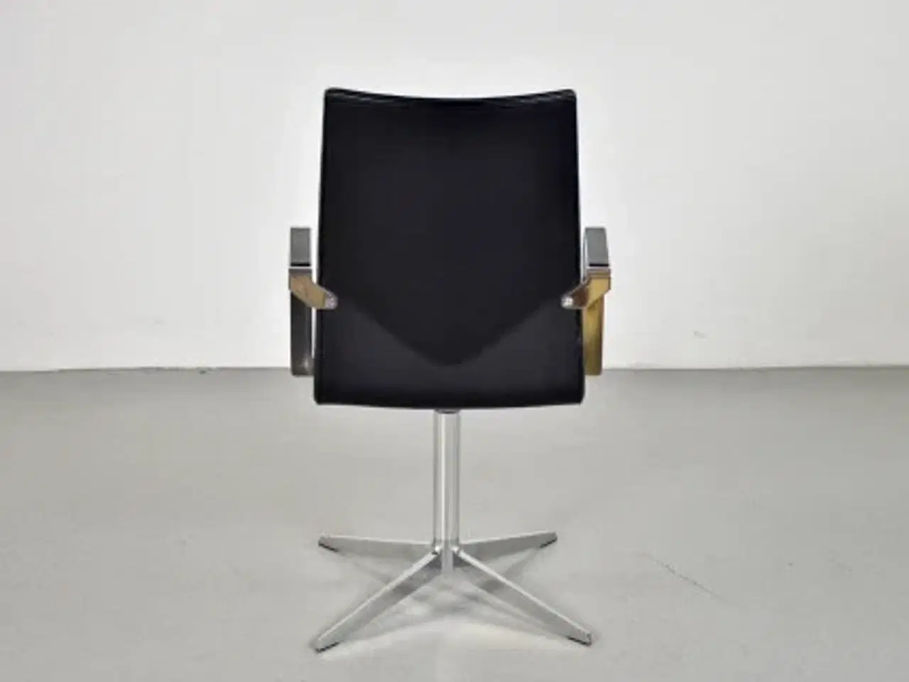 Billede 3 - Four design fourcast xl plus konferencestol i sort læder med armlæn