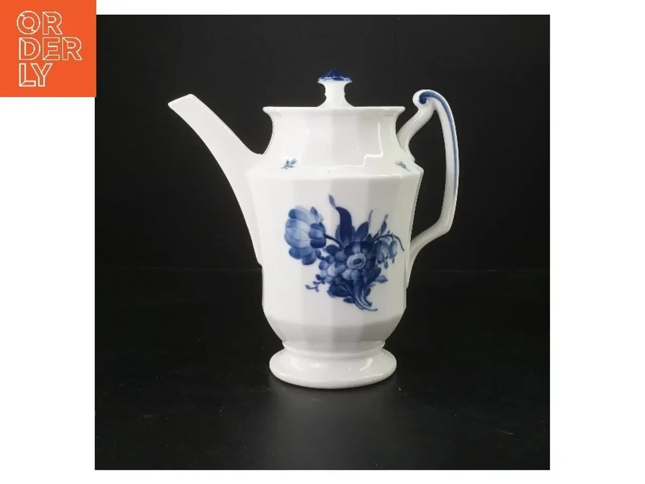 Billede 1 - Porcelæns kaffekande med blå blomst fra Royal Copenhagen (str. 24 cm)