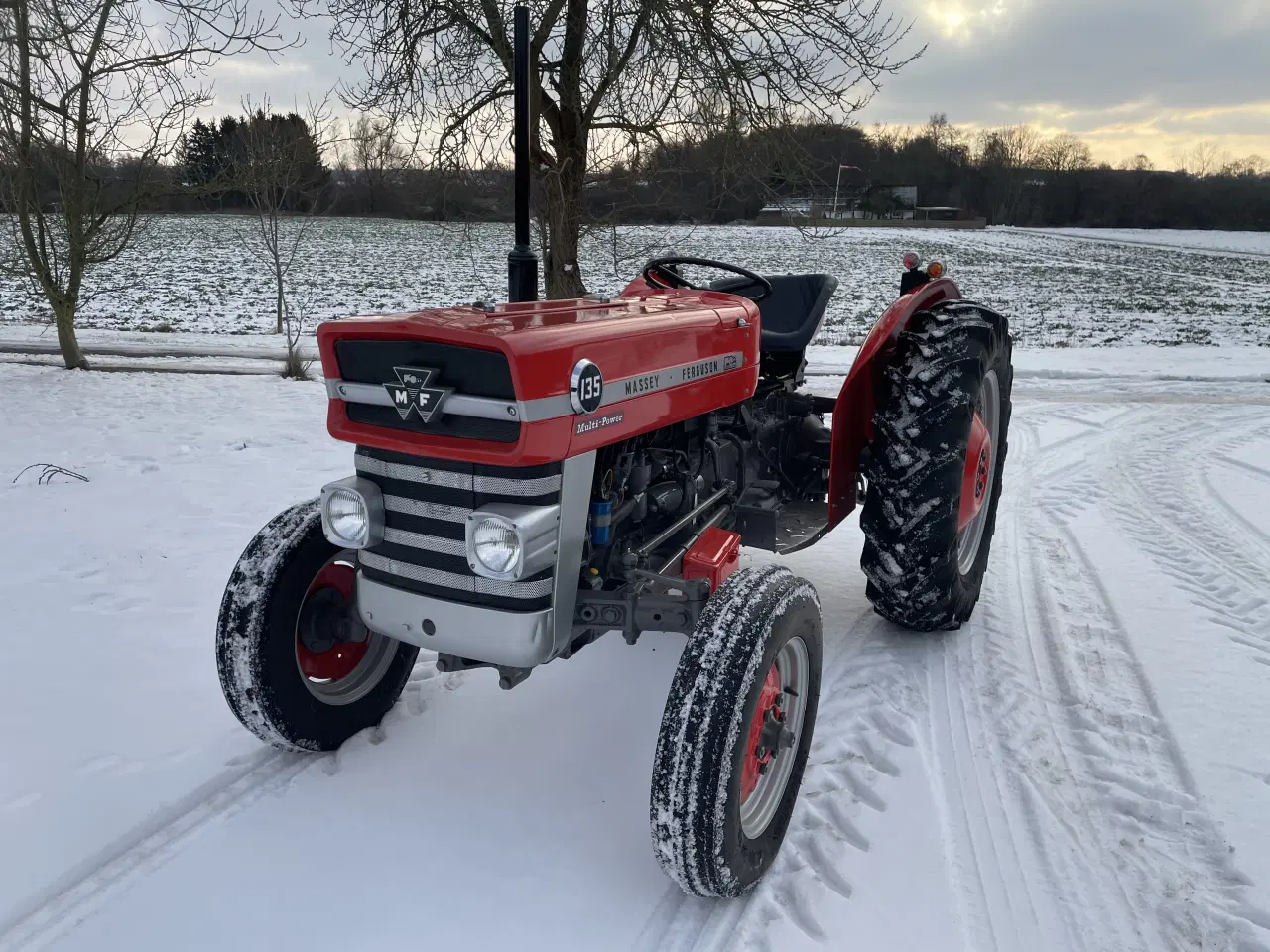 Billede 1 - Særdeles flot MF 135