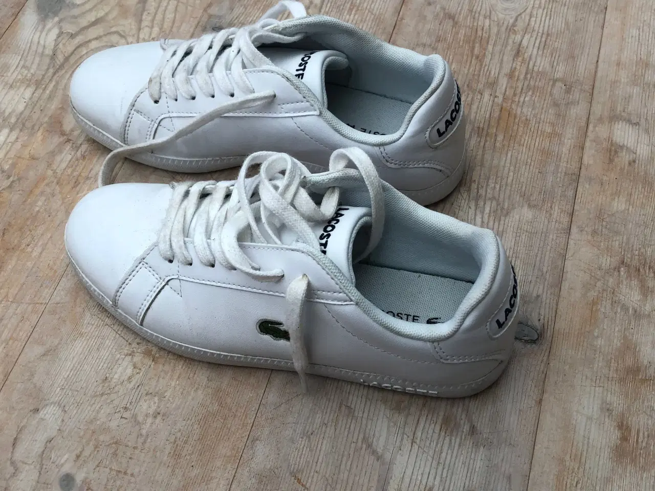 Billede 1 - Lacoste hvide sko