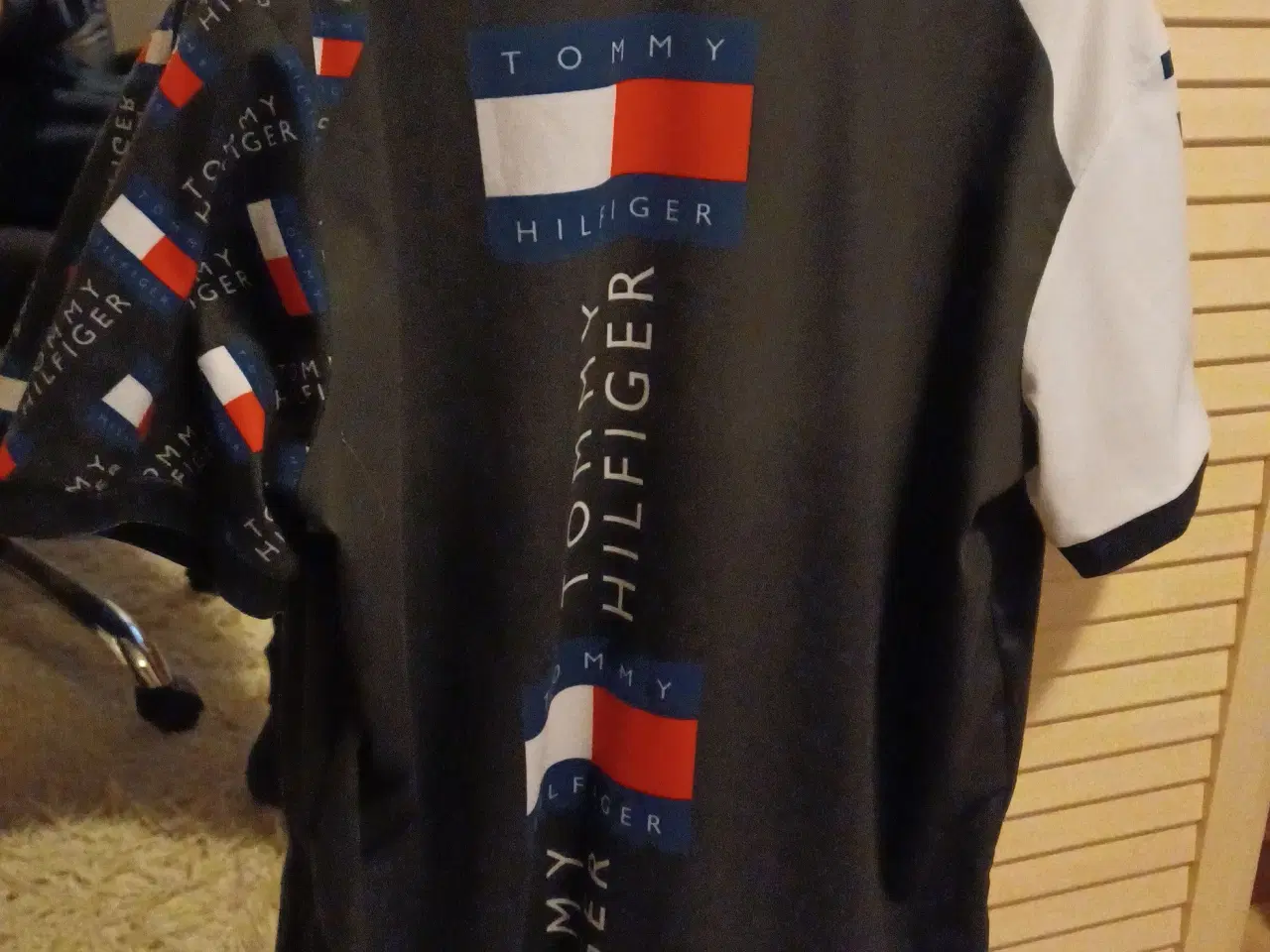 Billede 2 - Tommy Hilfiger T-Shirts Xl