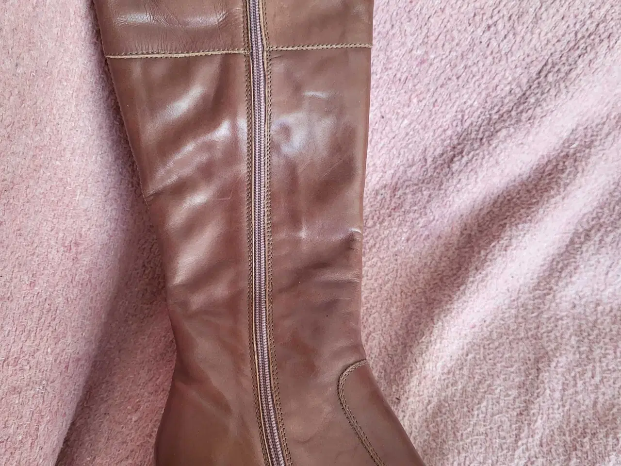 Billede 2 - Elegante langskaftede læderstøvler 