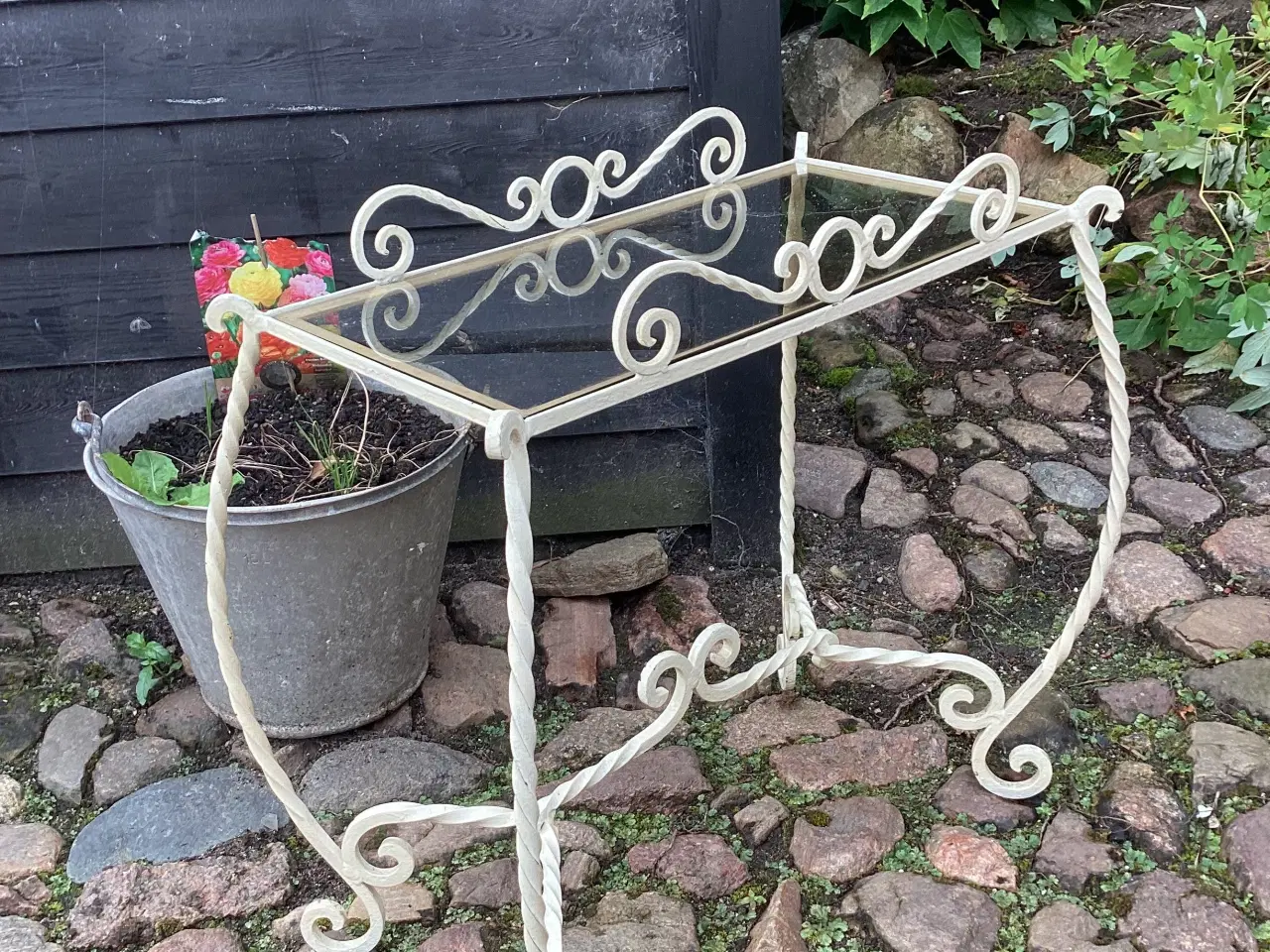 Billede 2 - Vintage blomsterbord med hærdet glasplade