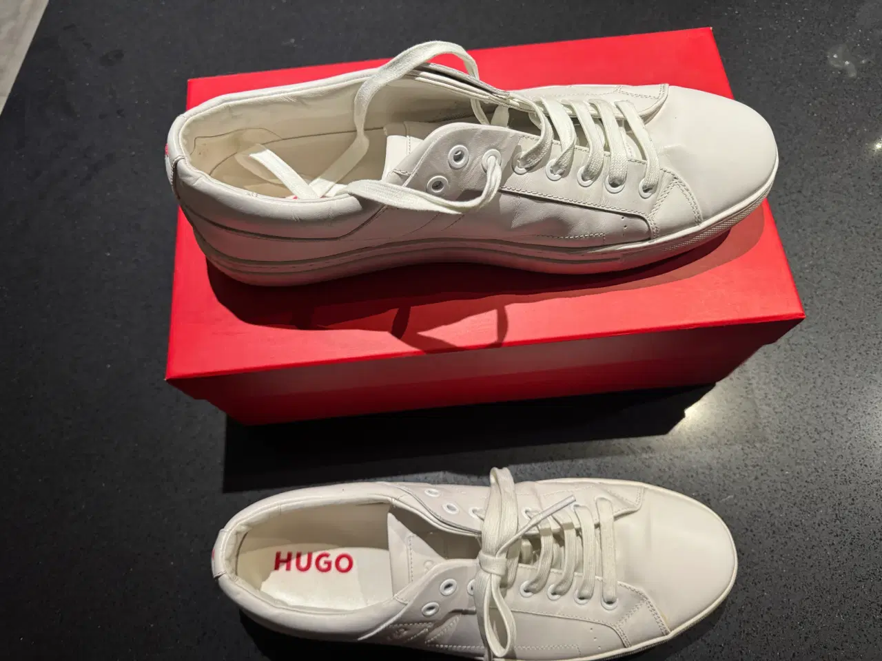 Billede 2 - Hvide Hugo Boss Sneaks