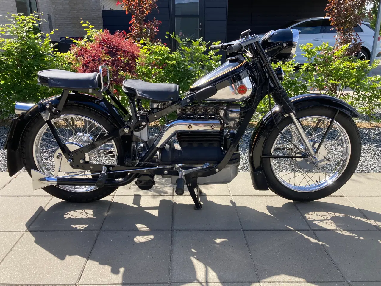 Billede 1 - Meget flot nimbus mc og u restaureret sidevogn til