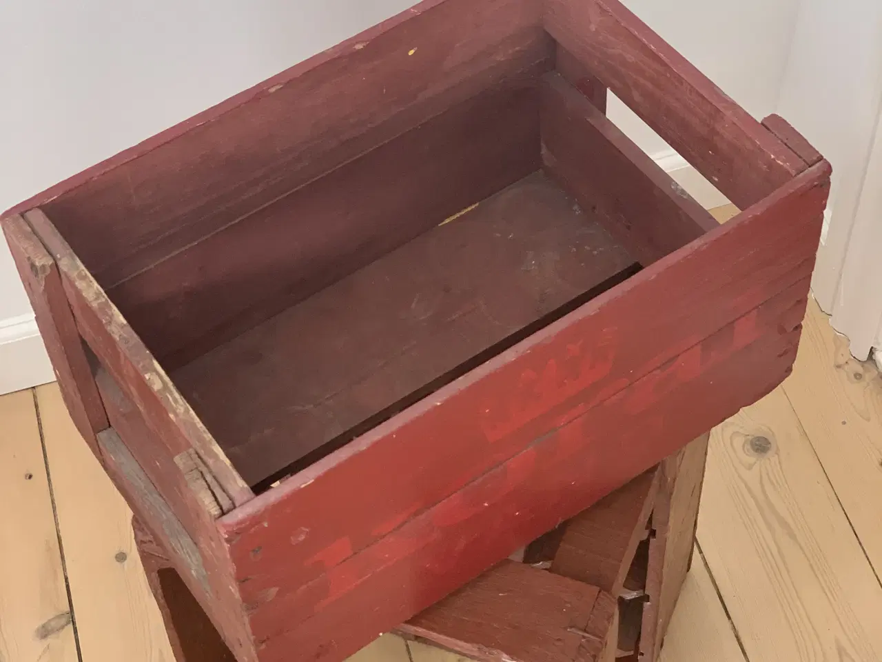 Billede 2 - Sodavandskasse og vinkasse