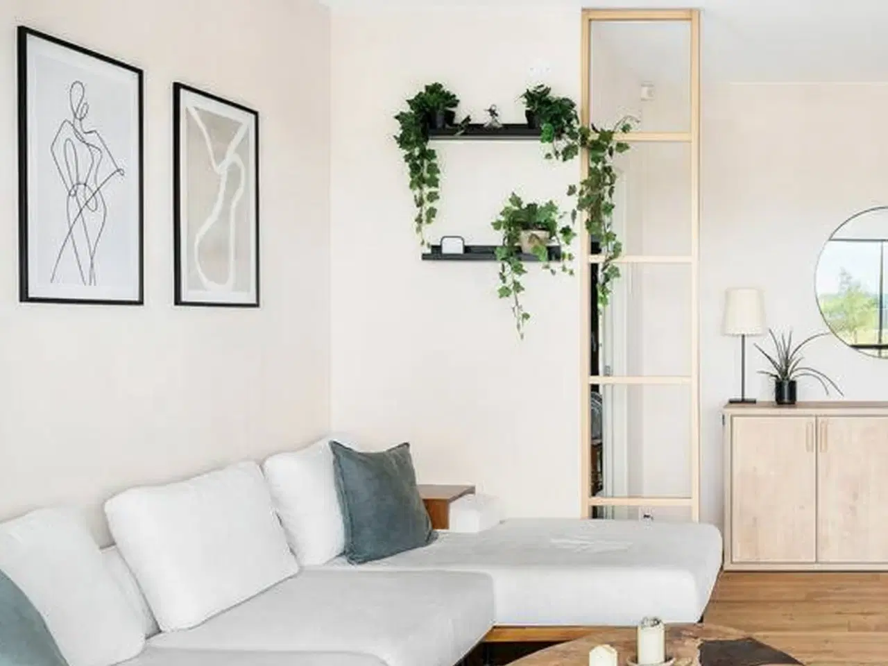 Billede 2 - Eksklusiv Håndlavet L-Sofa i Minimalistisk Design