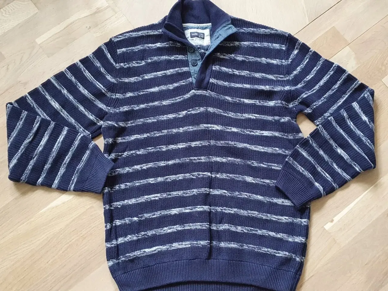 Billede 4 - Trøje/Strikketrøje