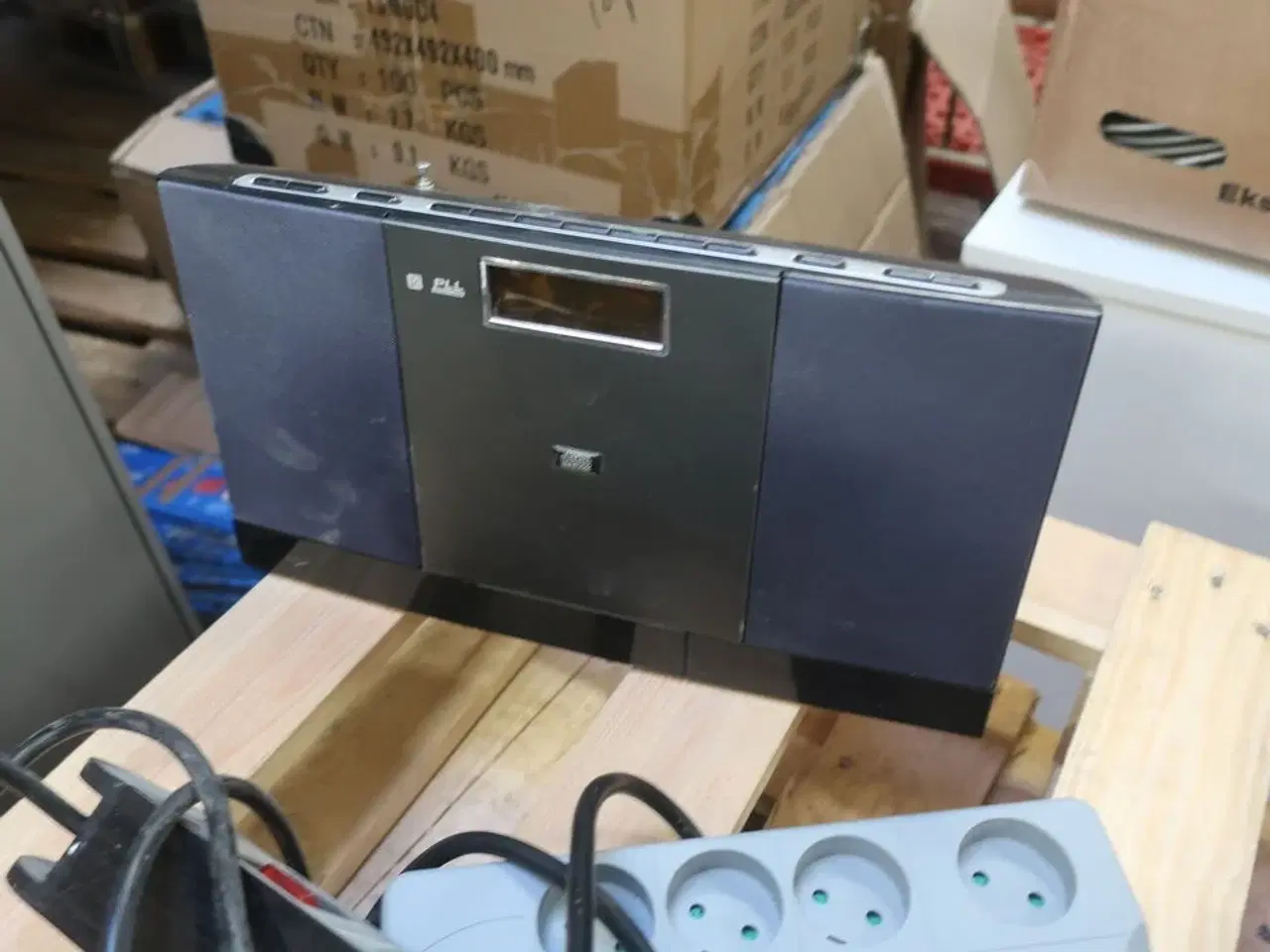 Billede 7 - Skærm, tastatur, radio m.m.