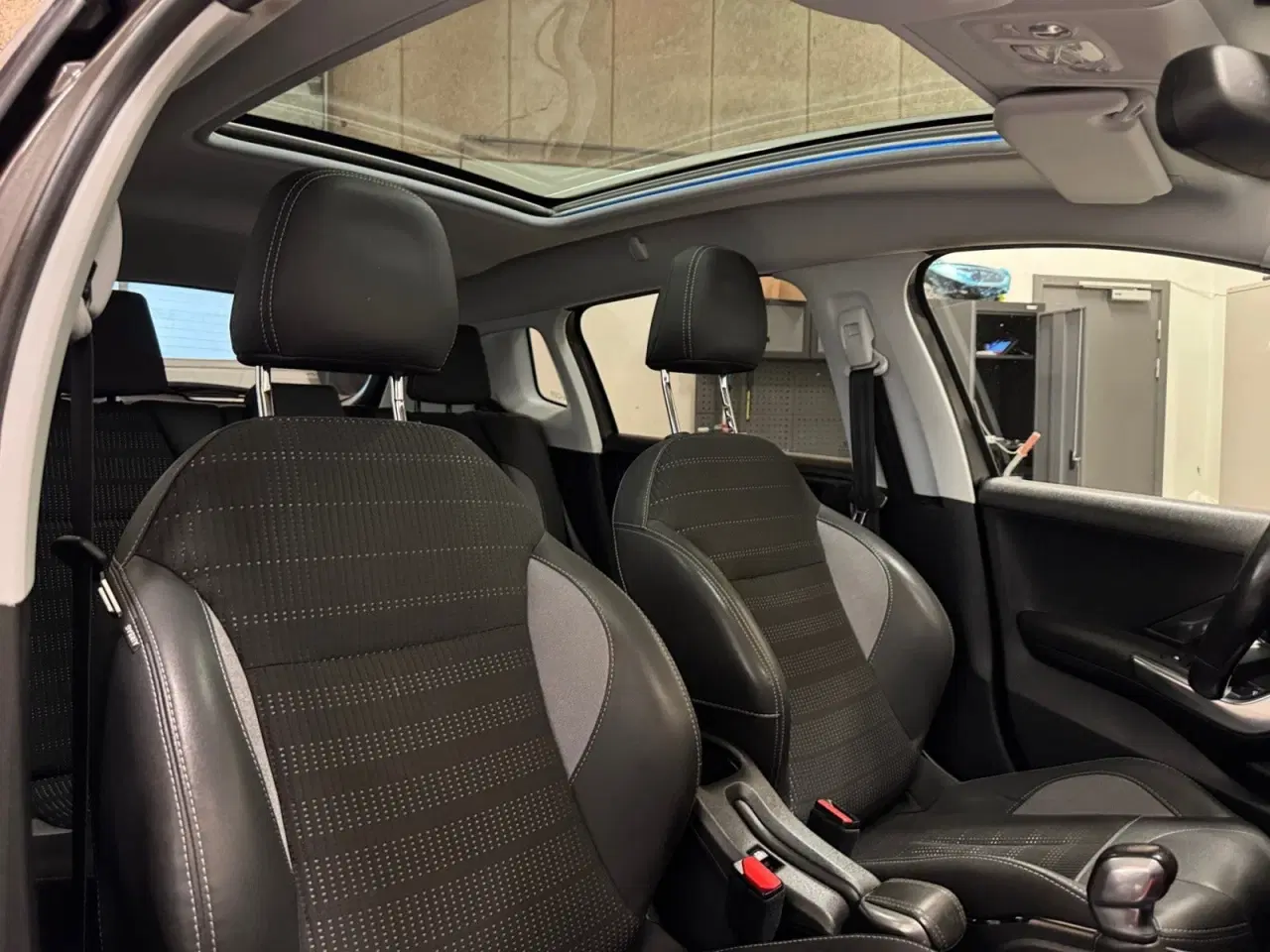 Billede 17 - Peugeot 2008 1,2 e-THP 110 Allure Sky