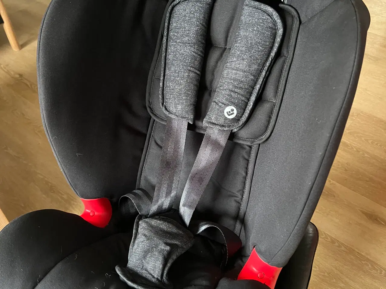 Billede 5 - Maxi-Cosi Titan autostol 9-18/15-36kg Nomadblack