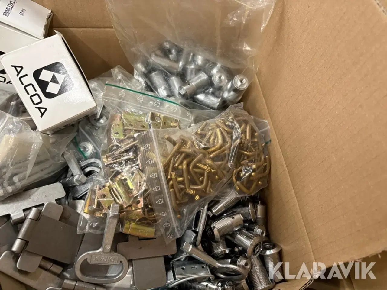 Billede 12 - Assorteret lot med beslag, låse, spænder mm.