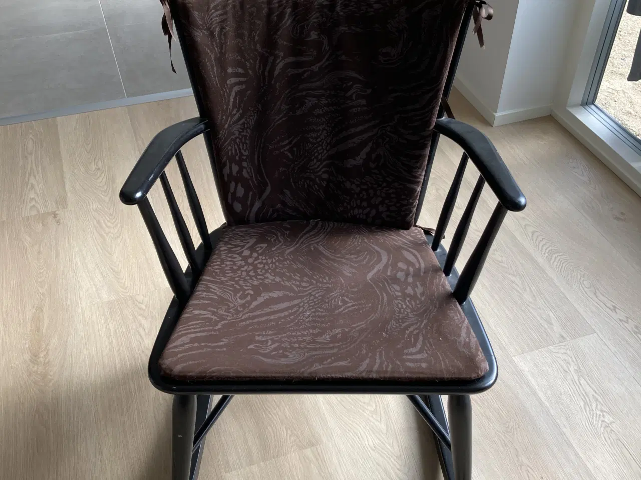 Billede 6 - Sortlakeret gyngestol