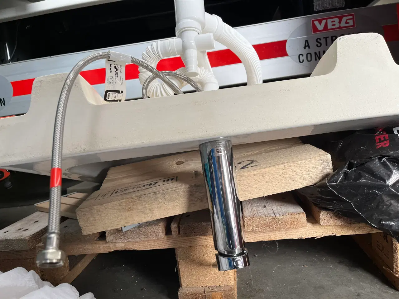 Billede 5 - Ikea toilet møbel m. Vask armatur 2 skuffer