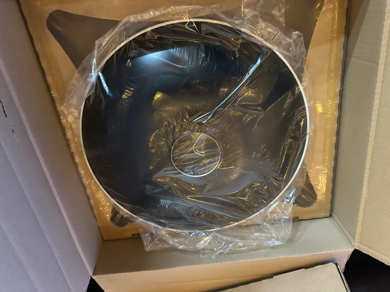 Billede 1 - Ny sort PH 3 1/2 lampeskærm.