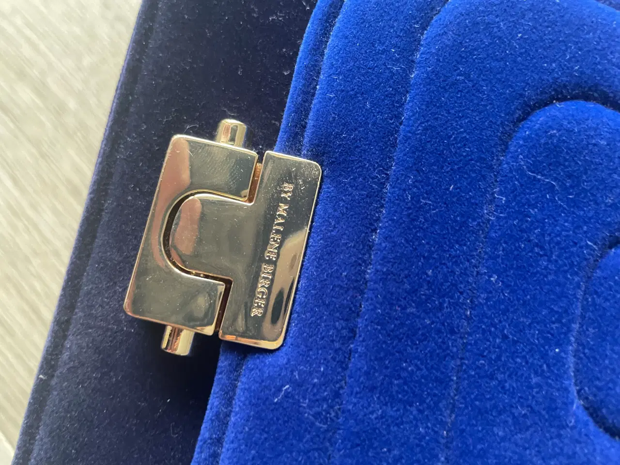 Billede 5 - Ny Malene Birger velour taske 