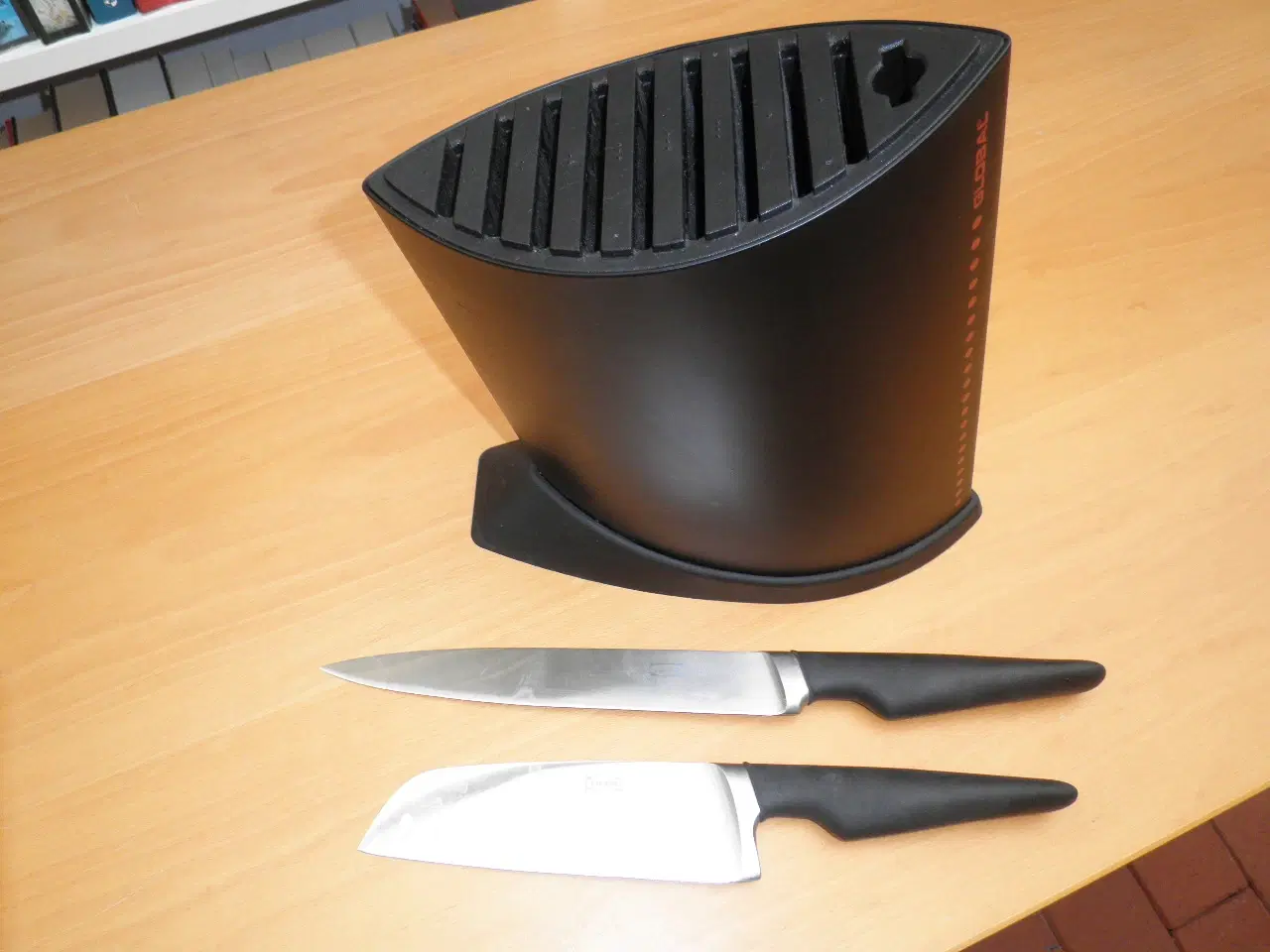 Billede 1 - Global knivblok samt 2 knive