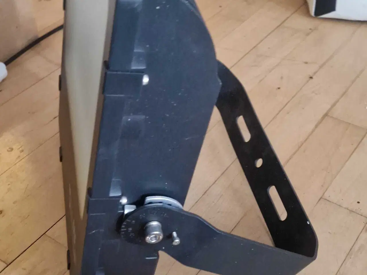 Billede 2 - Kraftig projektor/lampe