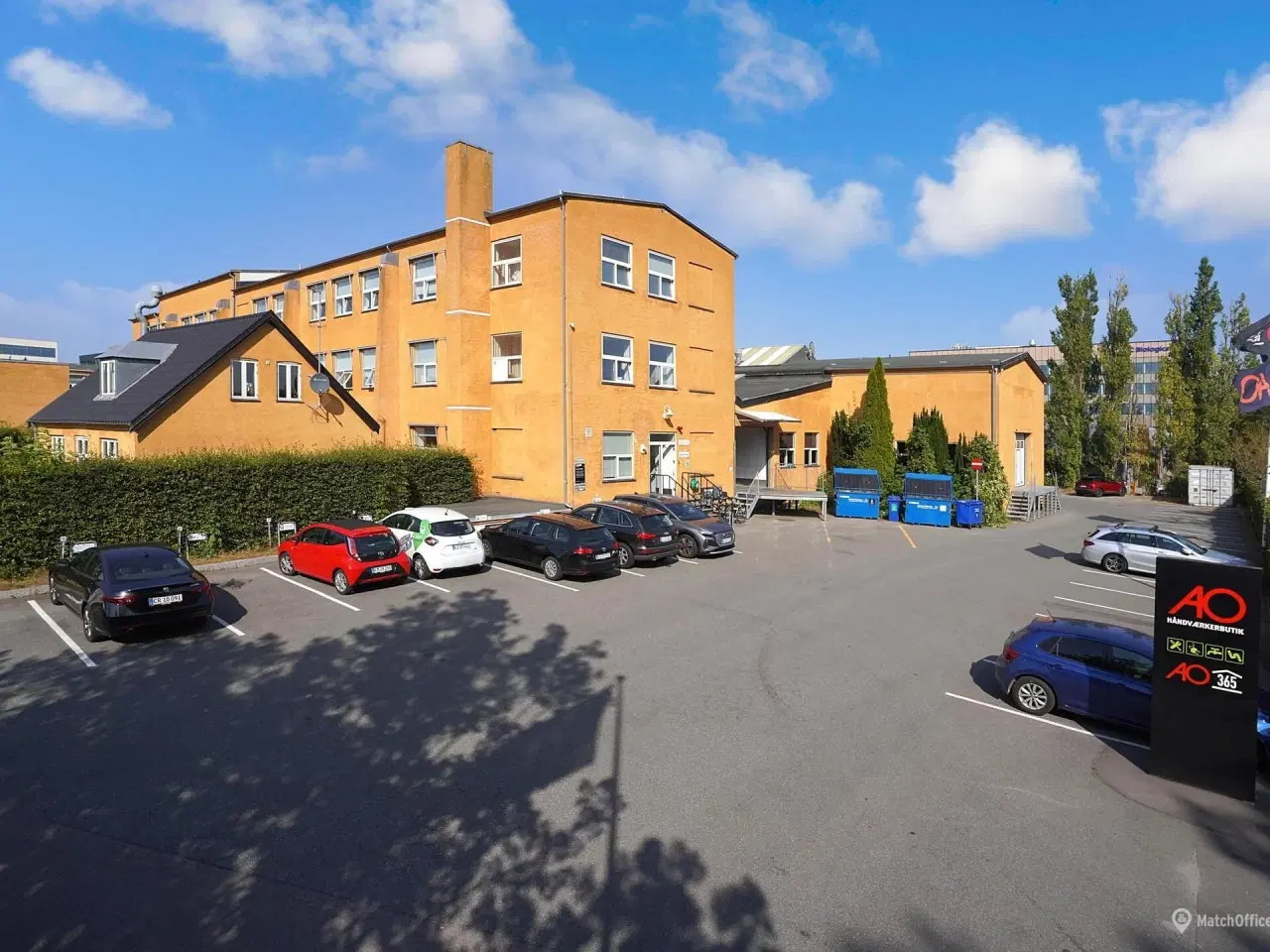 Billede 2 - Højloftet lagerlejemål velbeliggende i Søborg tæt på Hillerødmotorvejen og Ringvejen