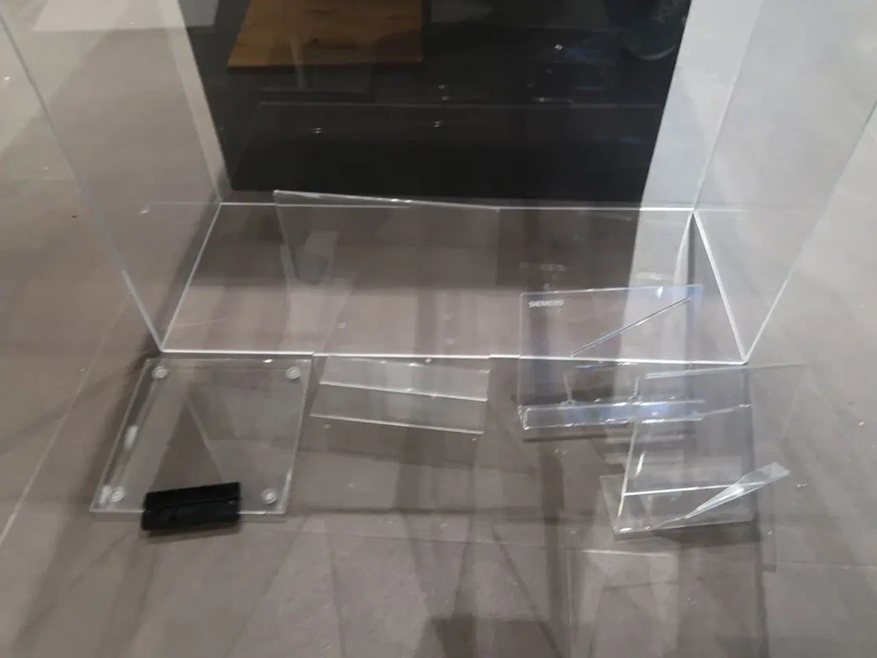 Billede 2 - Skilte & magasinholder