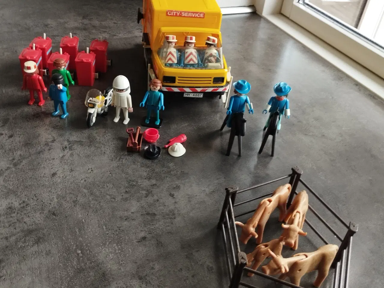 Billede 1 - Play mobil System nr. 3353 og 3275