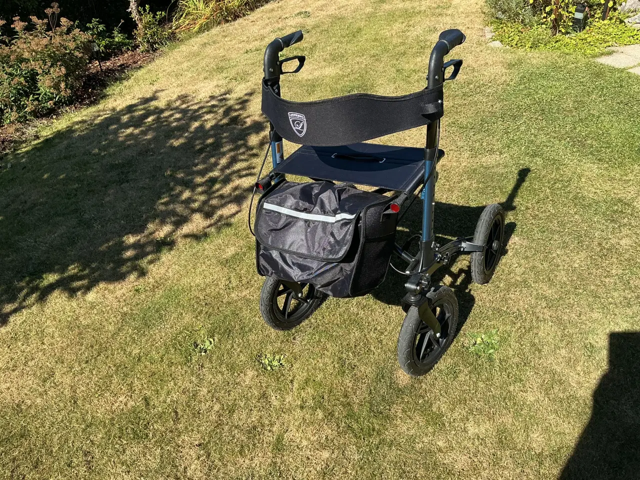 Billede 1 - Rollator med luftgummihjul
