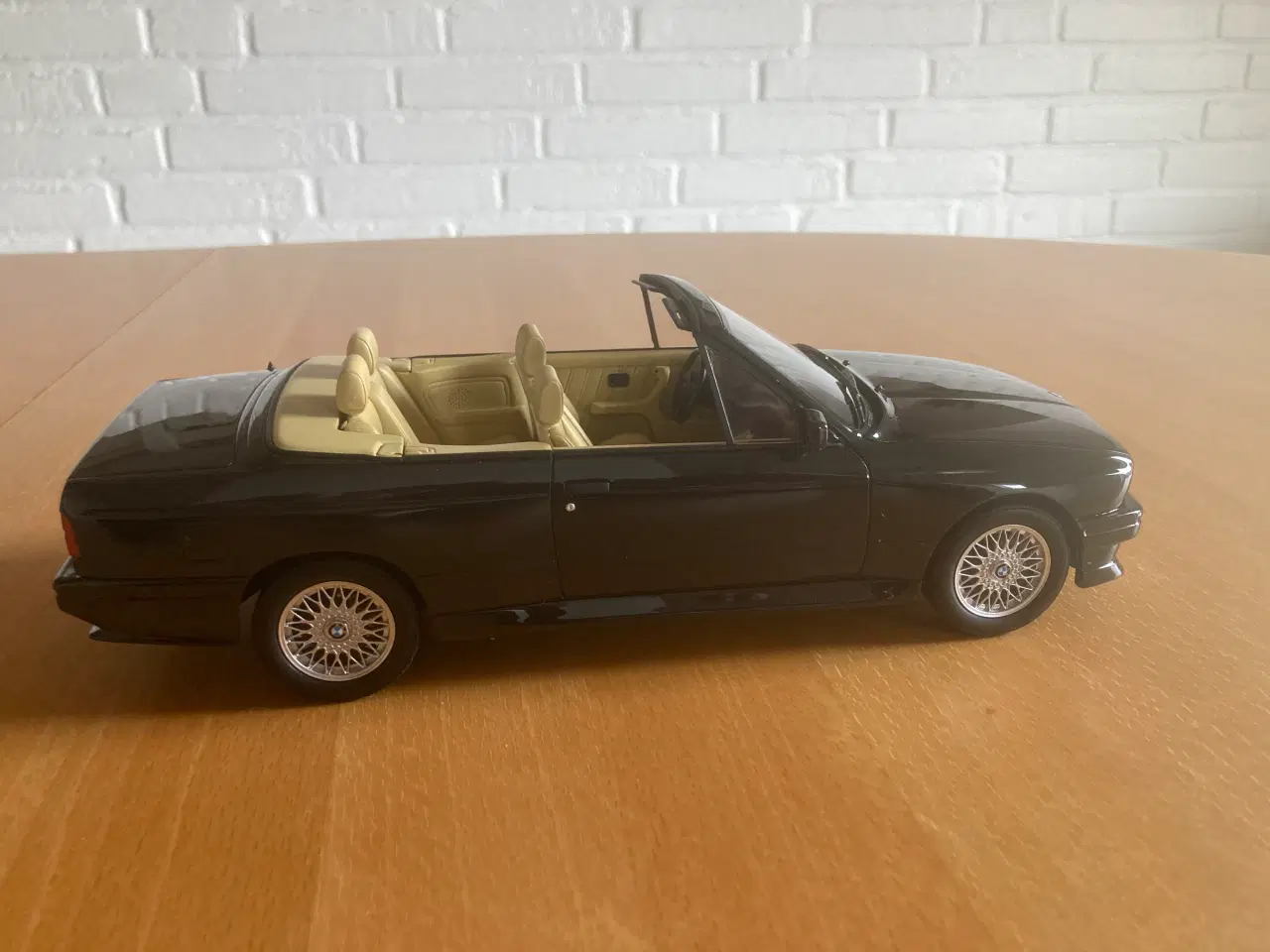 Billede 4 - BMW M3 e30 1:18