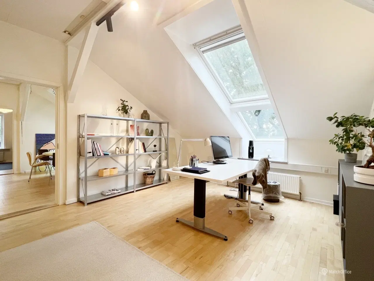 Billede 1 - Kontor i hyggeligt kontorfællesskab