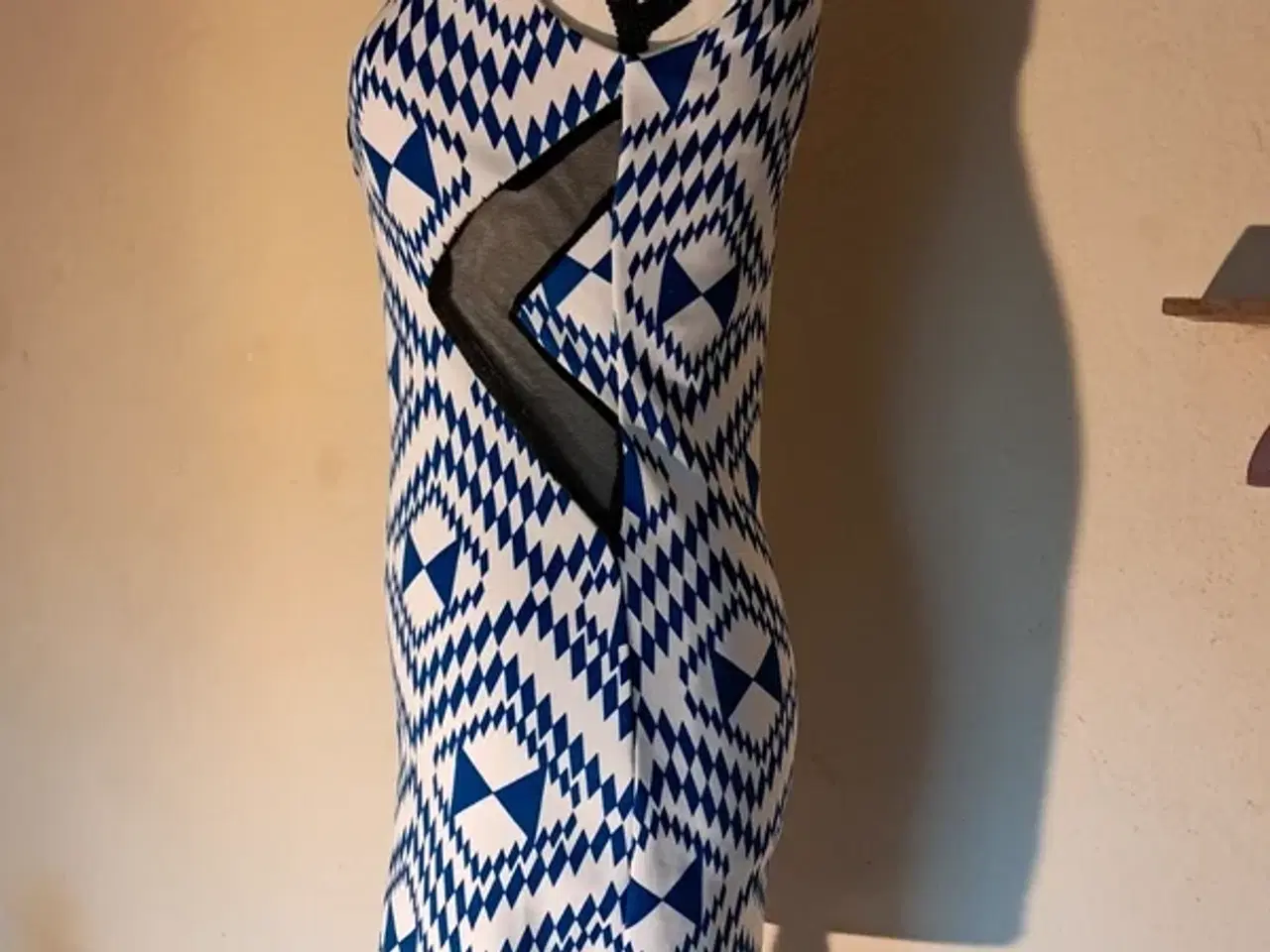 Billede 2 - Hvidblå kjole