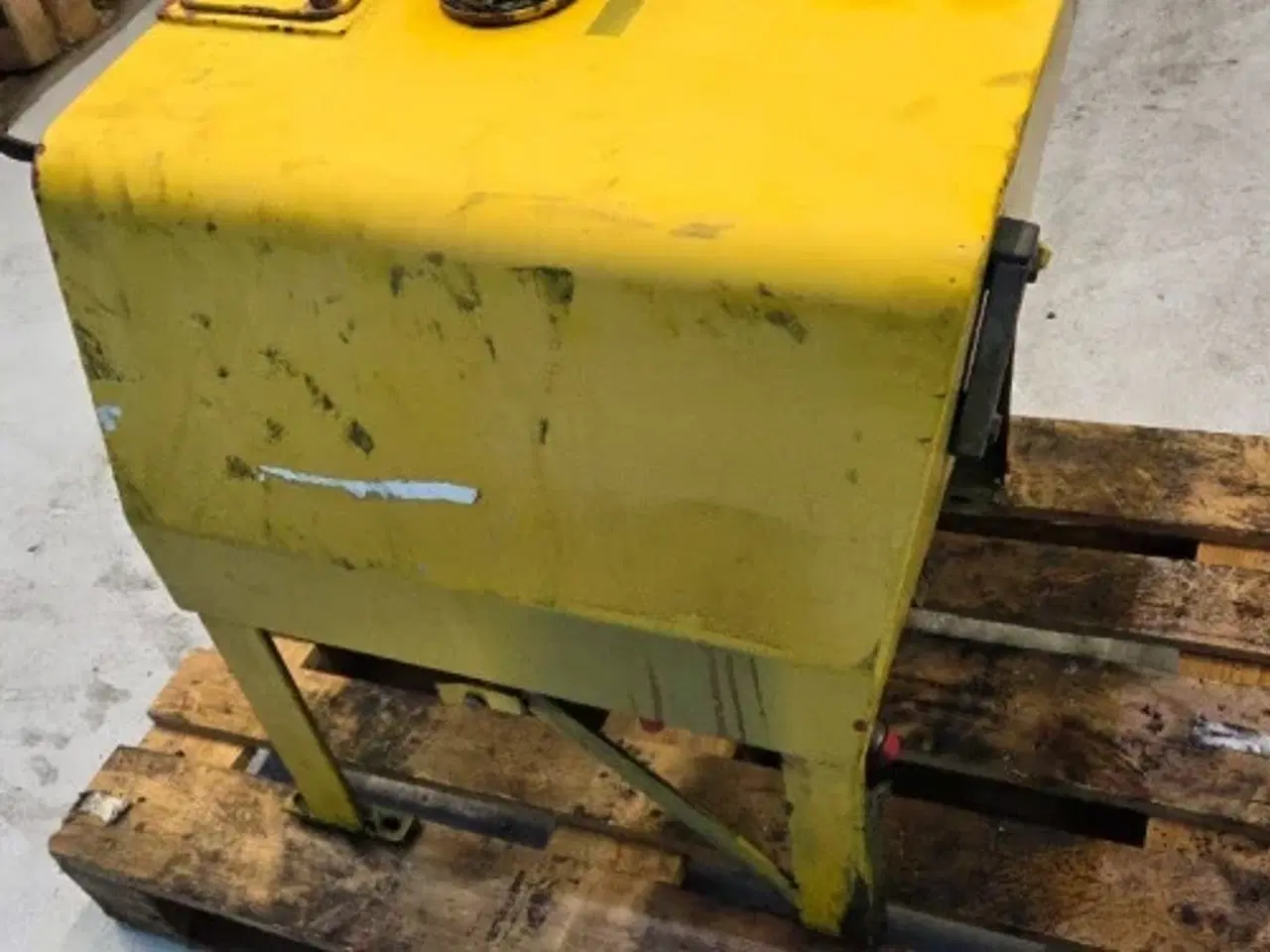 Billede 18 - Hydrema 807 Hydrauliktank 335200