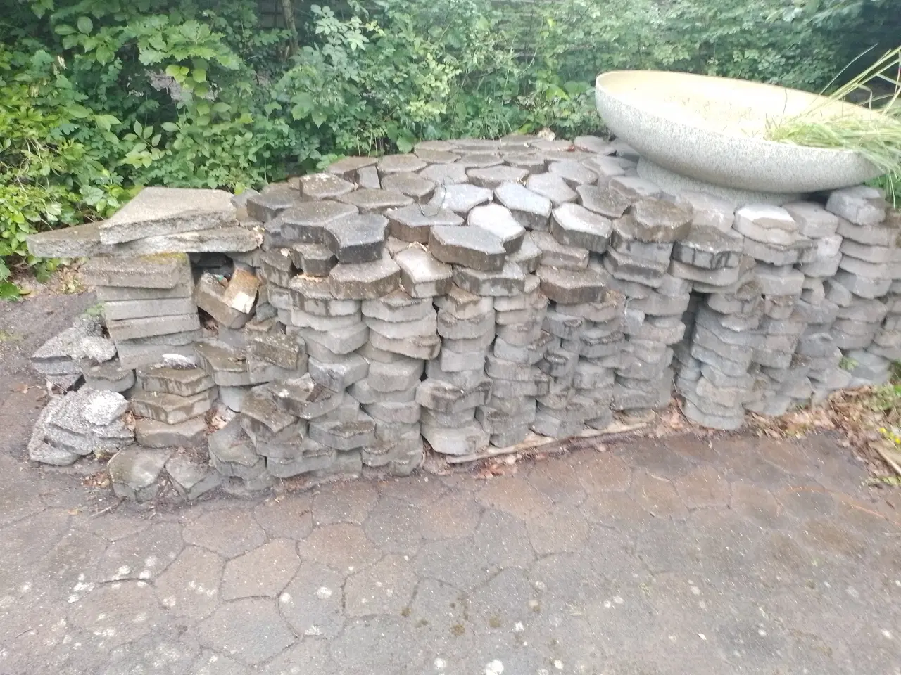 Billede 1 - Belægningsfliser/sten.