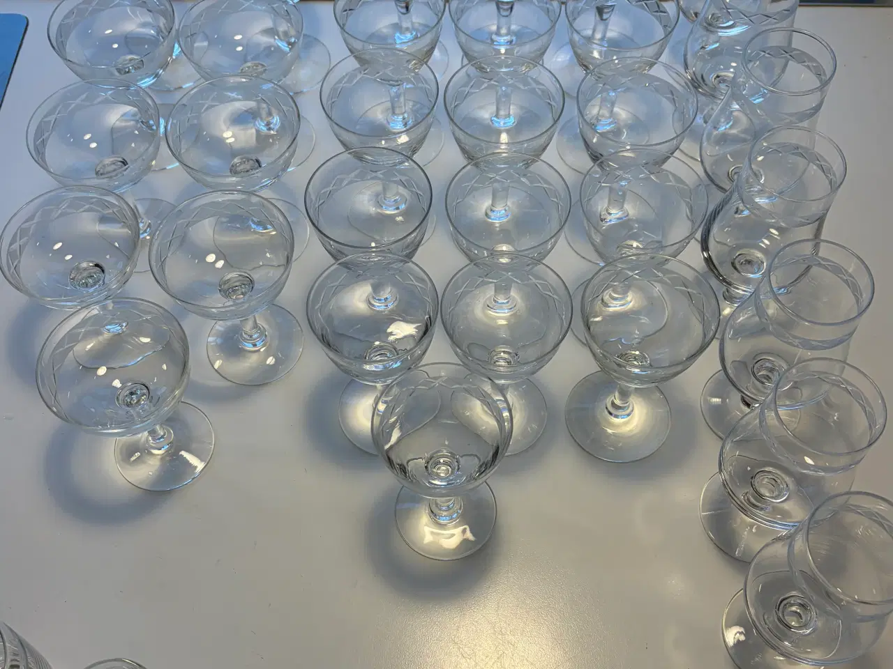 Billede 1 - EJBY portvin, likør, cognac - 30 stk.-  Holmegaard