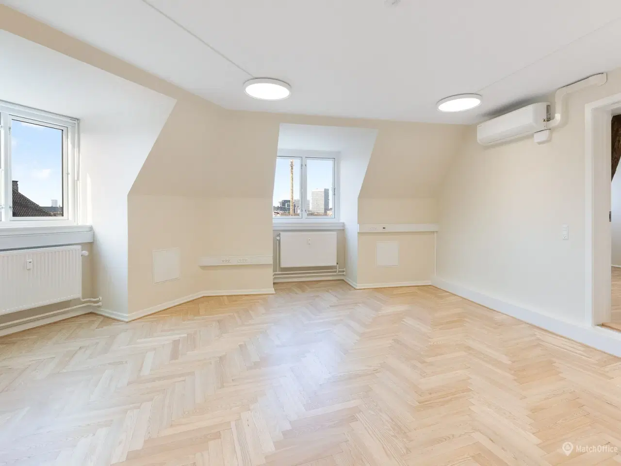 Billede 2 - INGEN BINDING - Kontorlejemål på 235 m² med flot udsigt til Tivoli og Glyptoteket