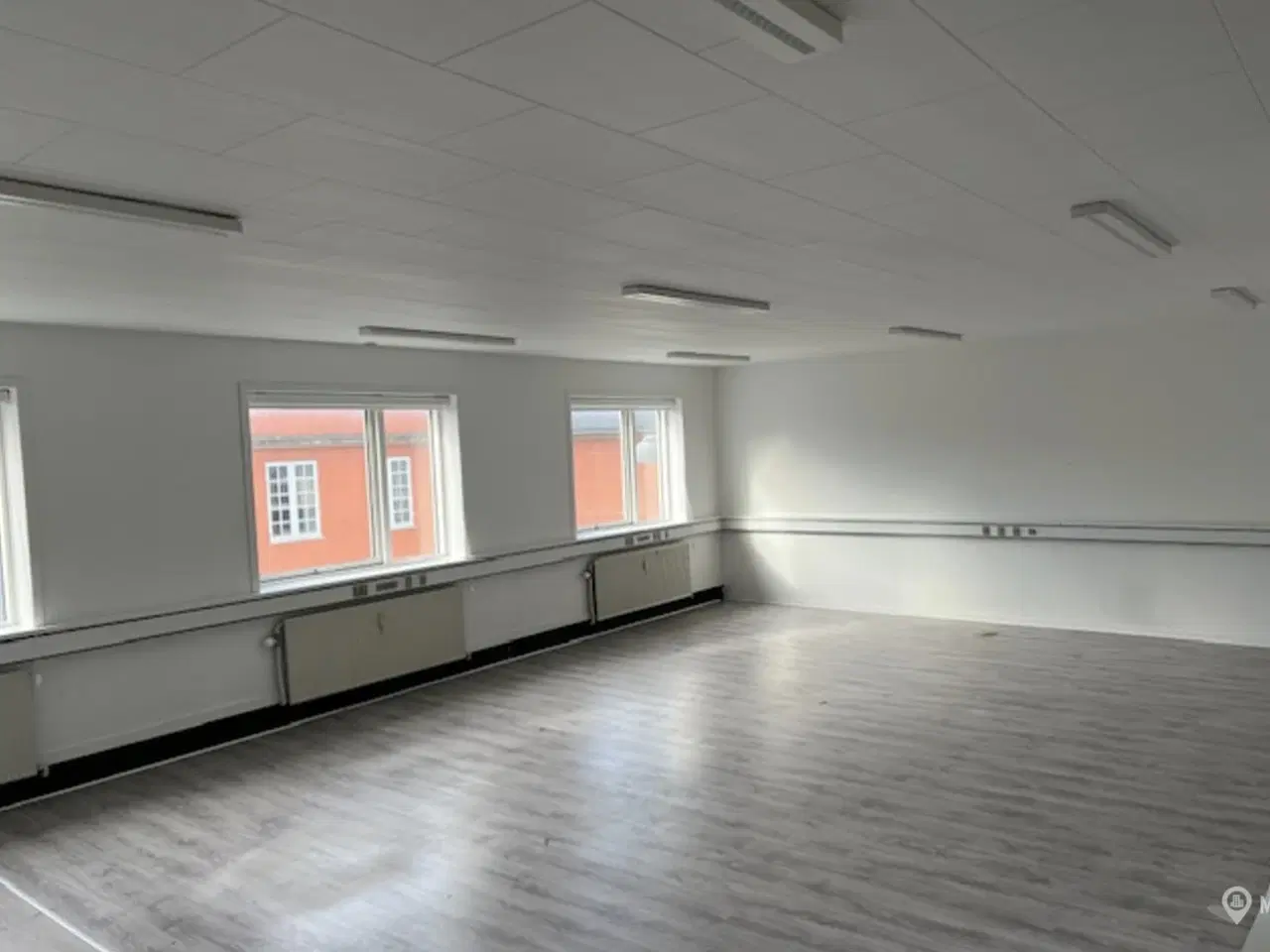 Billede 3 - Kontor / klinik lokale på ca. 120 m² m. eget køkken og toiletter midt på Taastrup Hovedgade