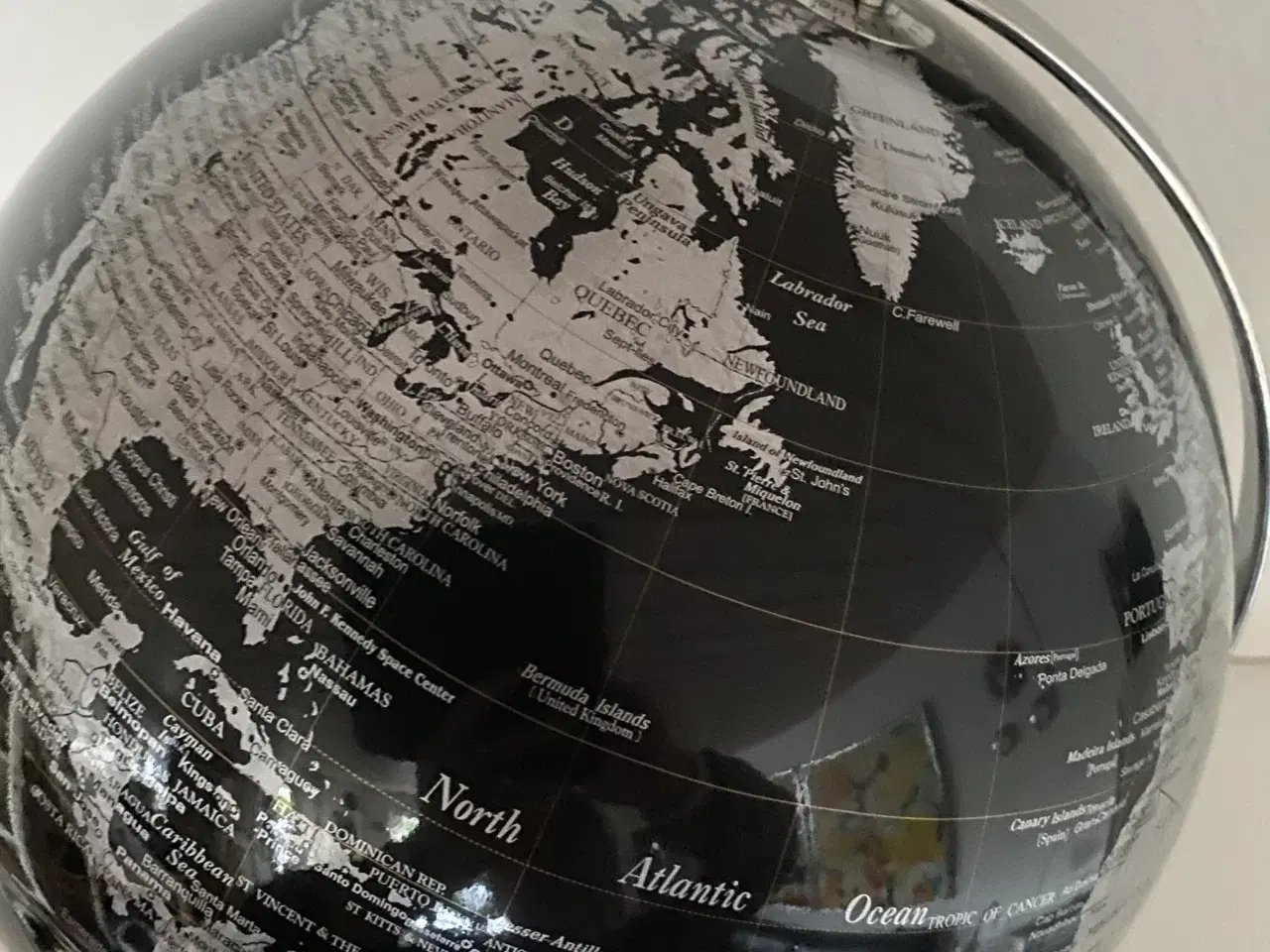 Billede 3 - Globus i sort og sølv