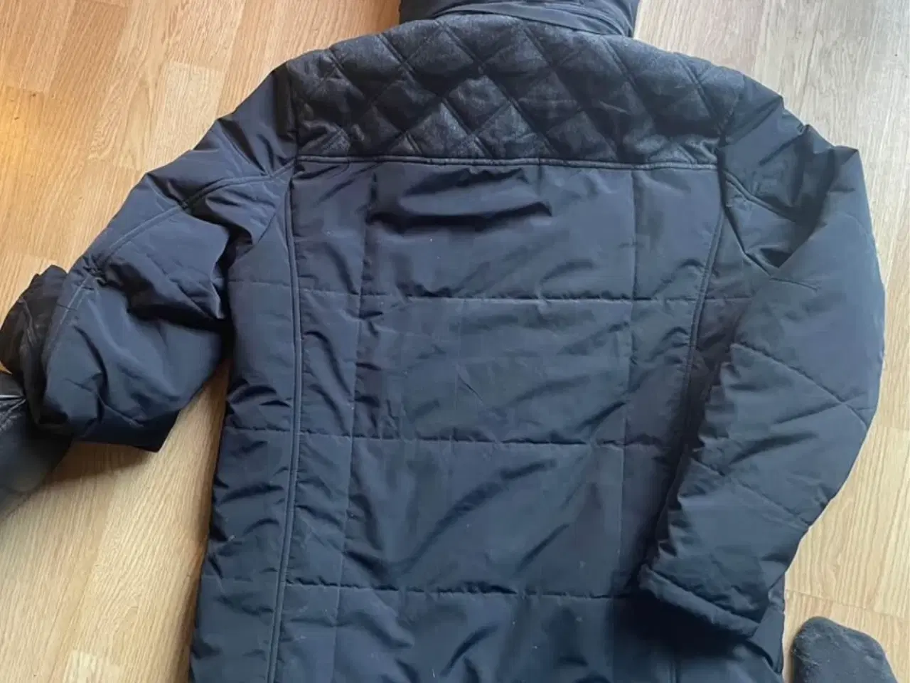 Billede 12 - Vinter jakker, L og xl både mand og damer som nye 