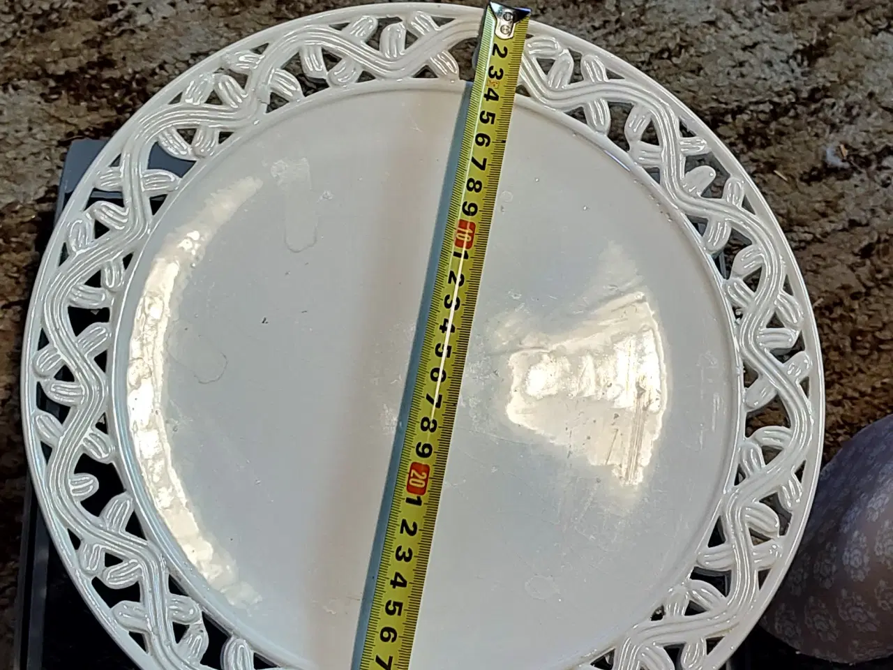 Billede 2 - Stor lagkage fad. I hvid porcelæn.