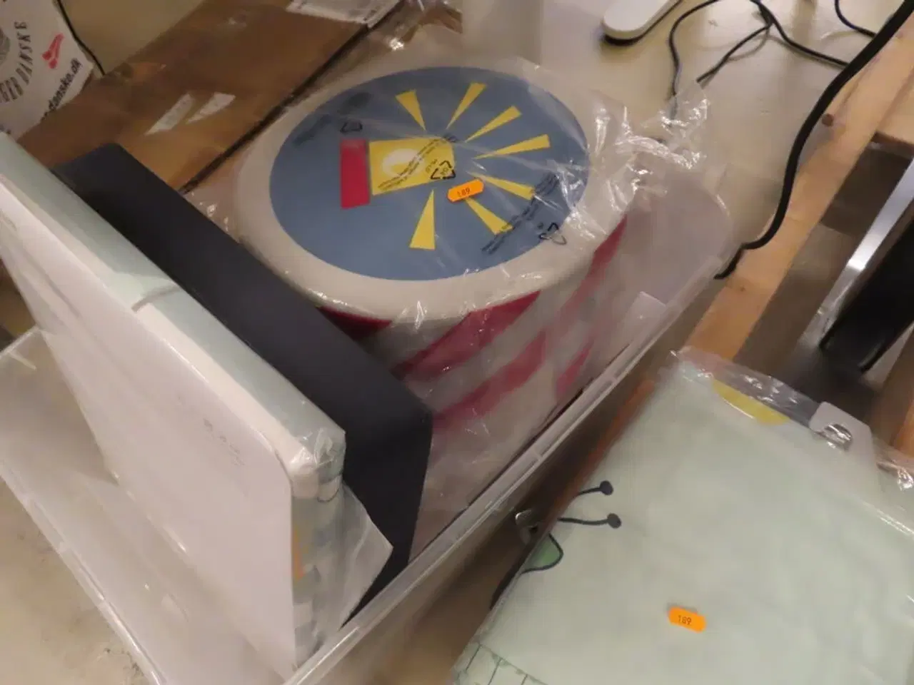 Billede 8 - Blandet lot med alt på og under bordet (bord medfølger ikke)