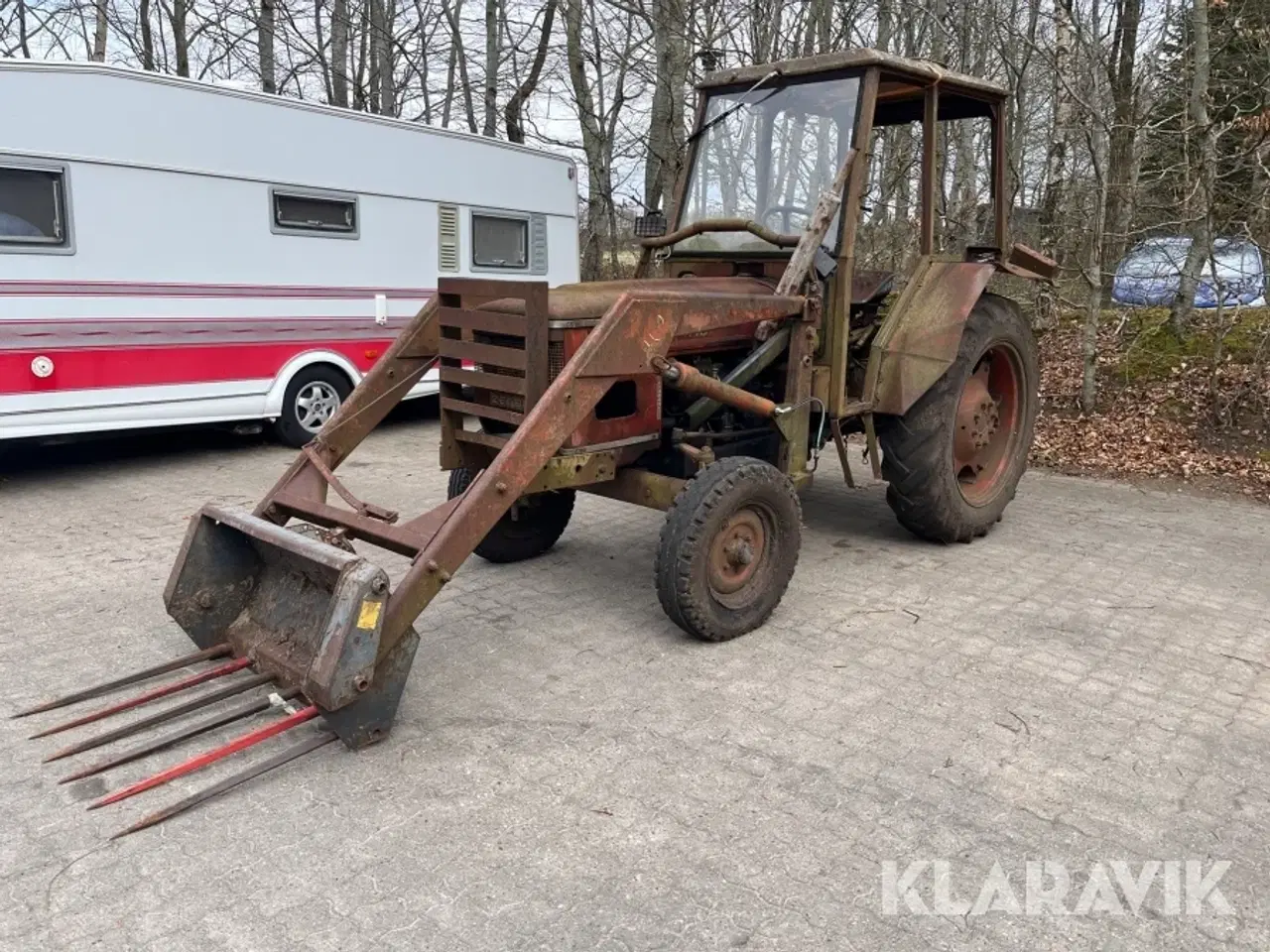 Billede 1 - Traktor ZETOR 4718 med frontlæsser