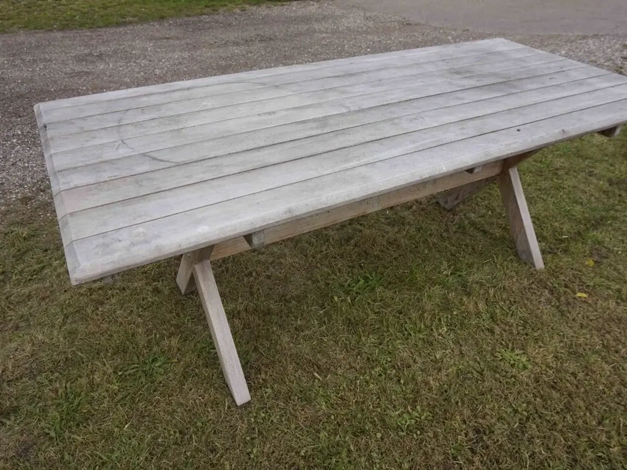 Billede 3 - Havebord i akacietræ