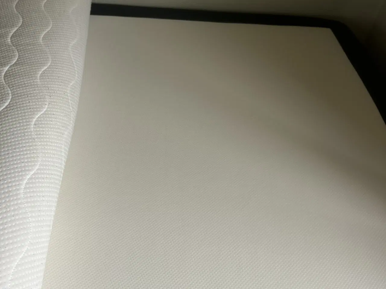 Billede 3 - Memory foam seng m. Topmadras