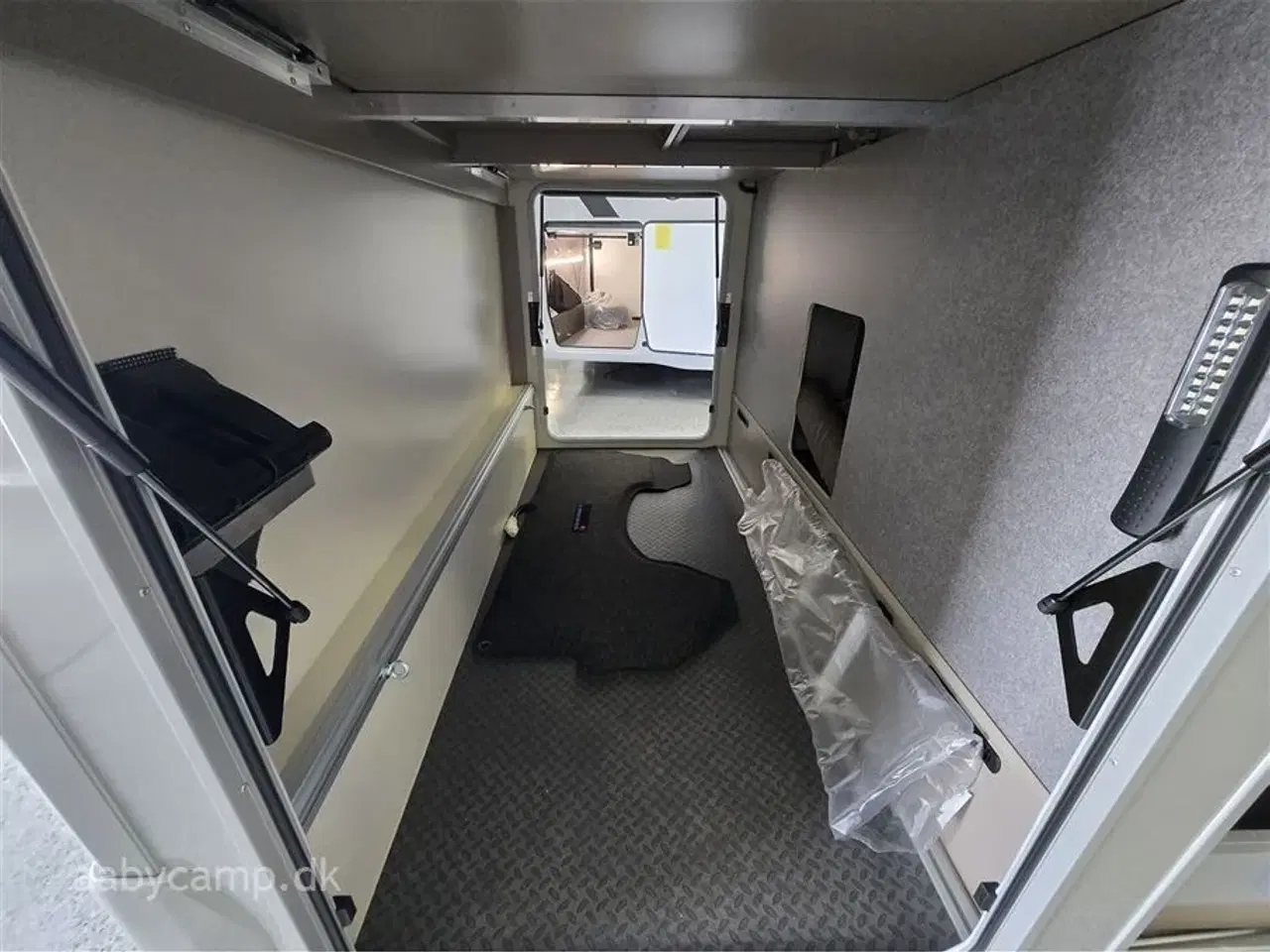 Billede 26 - 2026 - Euramobil Integra Line GT 726 EF   MERCEDES FØRE ASSISTENTER.  MERCEDES AL-KO. UDVENDIG GAS. UDVENDIG BRUSER. LITHIUM BATTERI. ALDE CENTRALVARME.