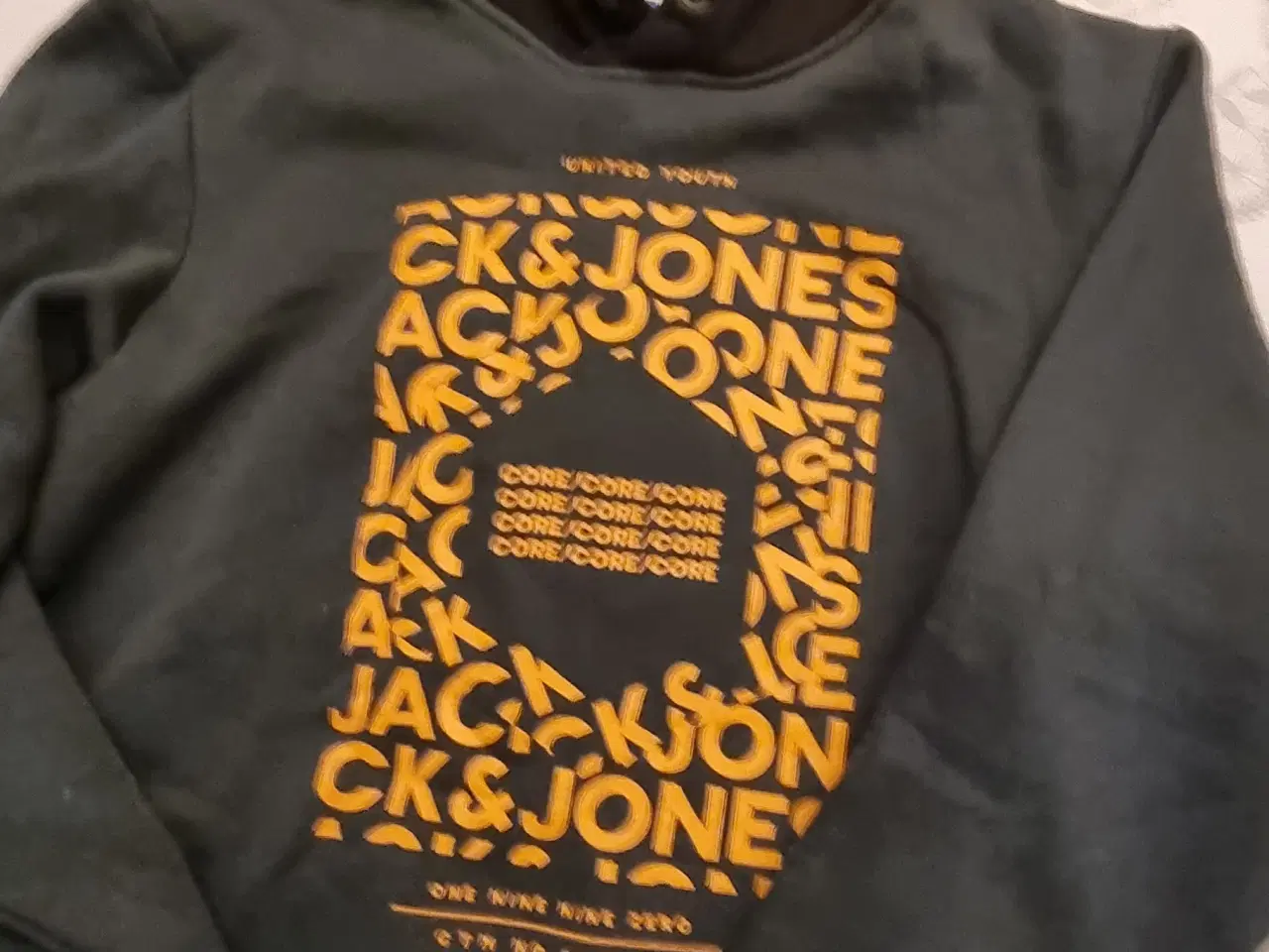 Billede 1 - Ny smart Grøn hoodie fra jack &jones